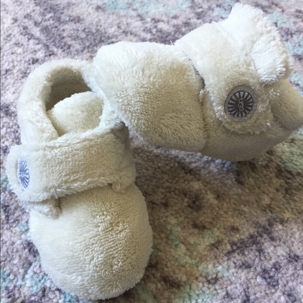 Like New Toddler UGG fuzzy shoes